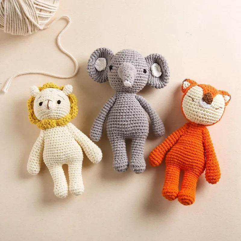 Doudou Tricoté Fait Main – Éléphant, Lion ou Renard
