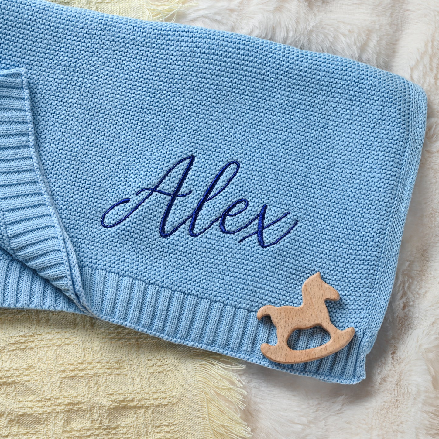 Coffret Duo Douillet Personnalisé – Lapin en Peluche & couverture brodés au prénom de bébé