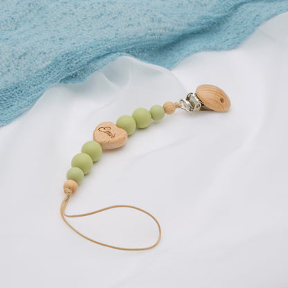Coffret Personnalisé – Couverture et attache-tétine brodés au prénom de bébé