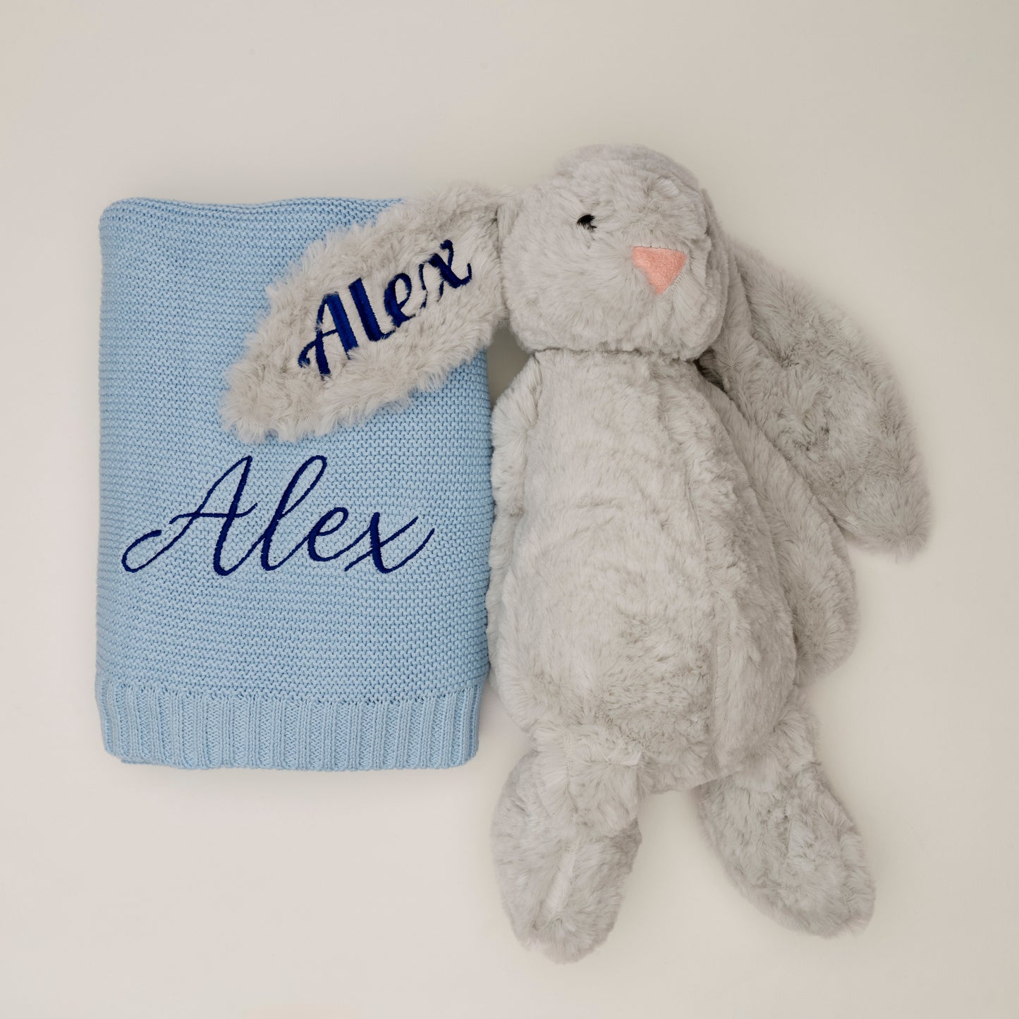Coffret Duo Douillet Personnalisé – Lapin en Peluche & couverture brodés au prénom de bébé