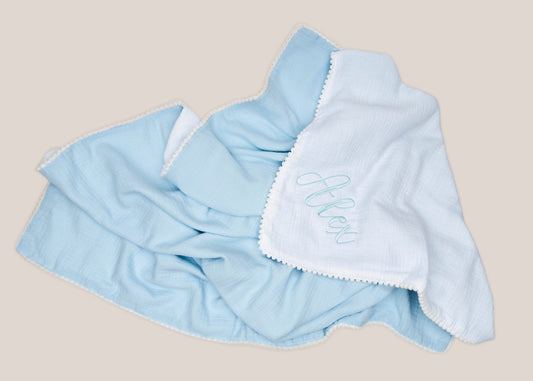 Lange Bébé Personnalisé – Douceur et Émotion Brodées